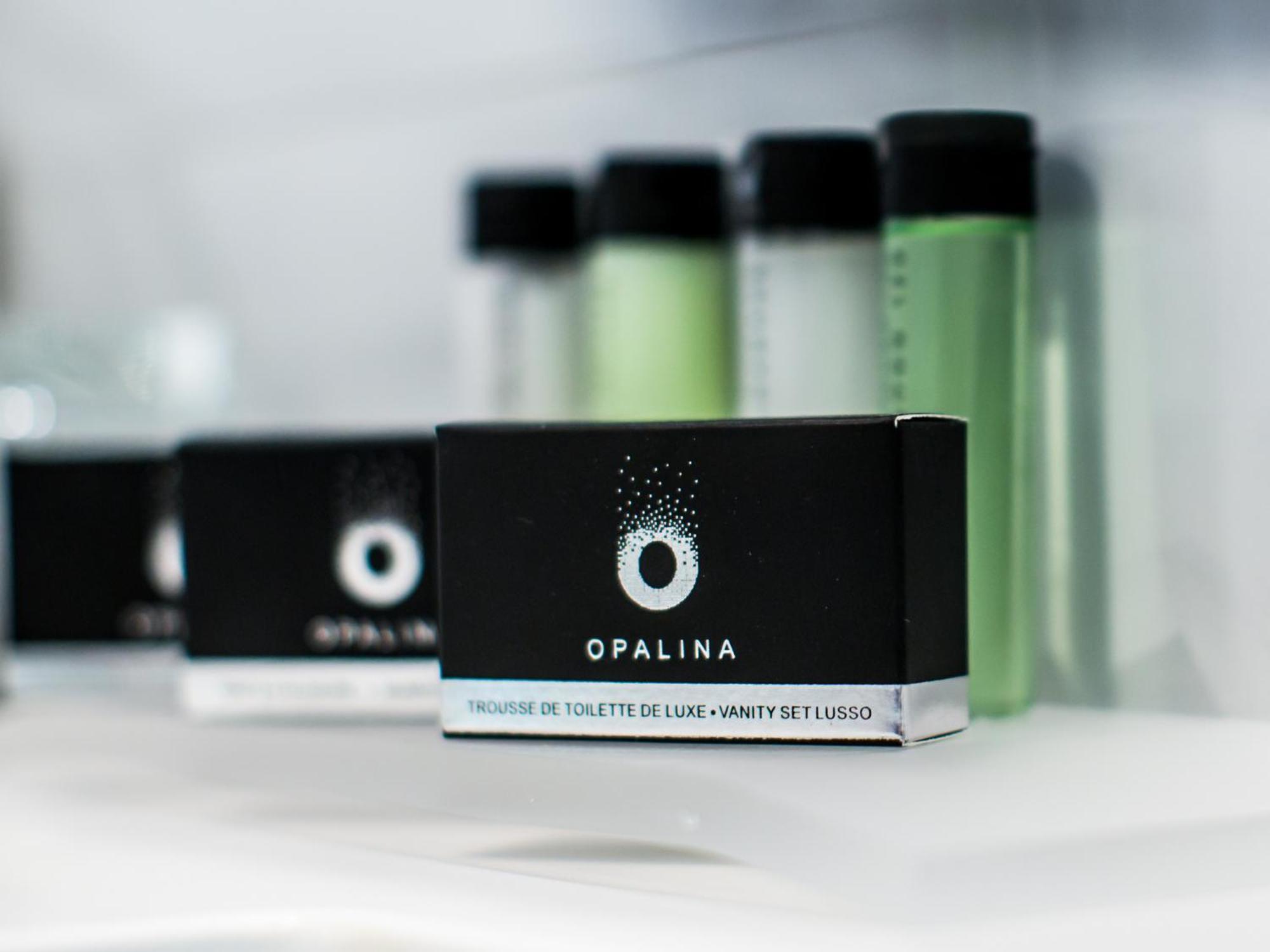Otl Gouverneur Chicoutimi Exterior foto Opalina soap